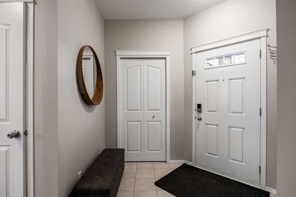 526 New Brighton Drive Se, Calgary, AB - Indoor Photo Showing Other Room