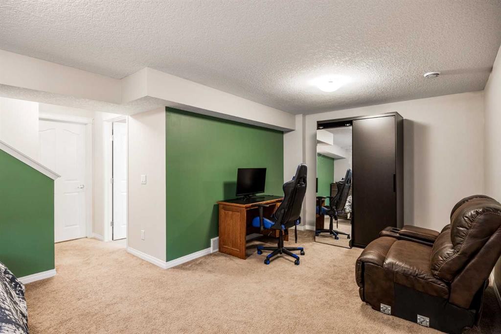 526 New Brighton Drive Se, Calgary, AB - Indoor