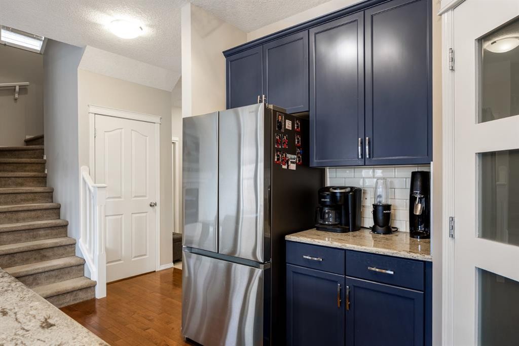 526 New Brighton Drive Se, Calgary, AB - Indoor