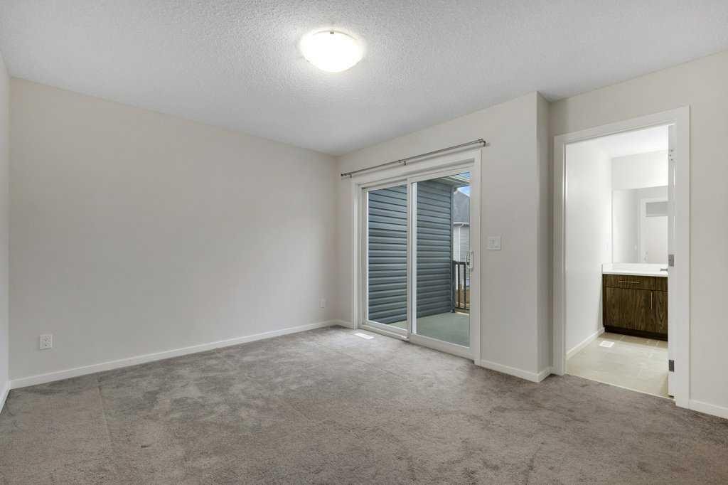 1465 148 Avenue Nw, Calgary, AB - Indoor Photo Showing Other Room
