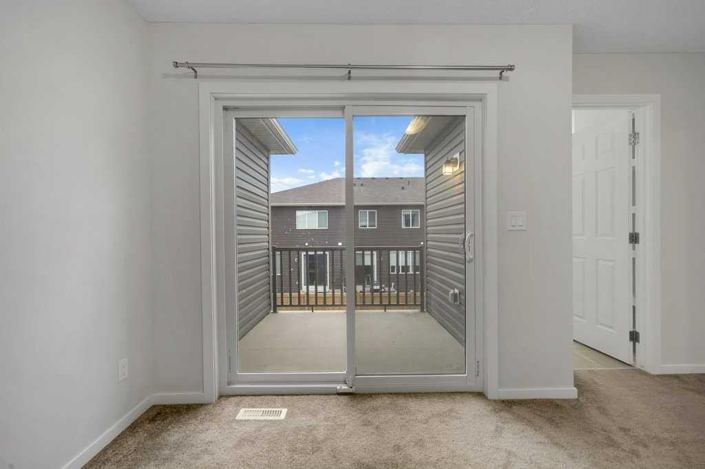 1465 148 Avenue Nw, Calgary, AB - Indoor Photo Showing Other Room