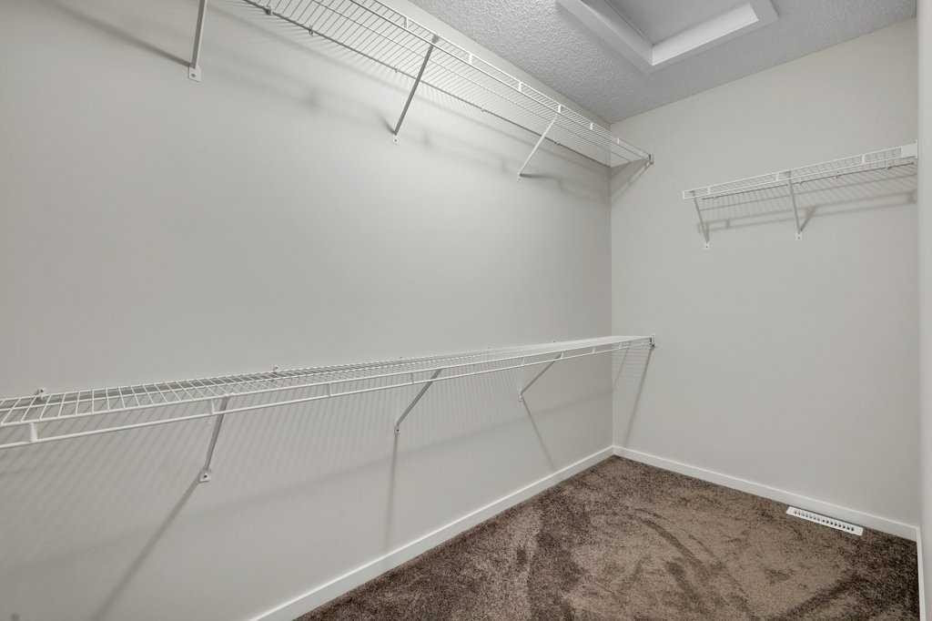 1465 148 Avenue Nw, Calgary, AB - Indoor With Storage