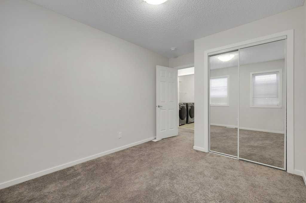 1465 148 Avenue Nw, Calgary, AB - Indoor Photo Showing Other Room