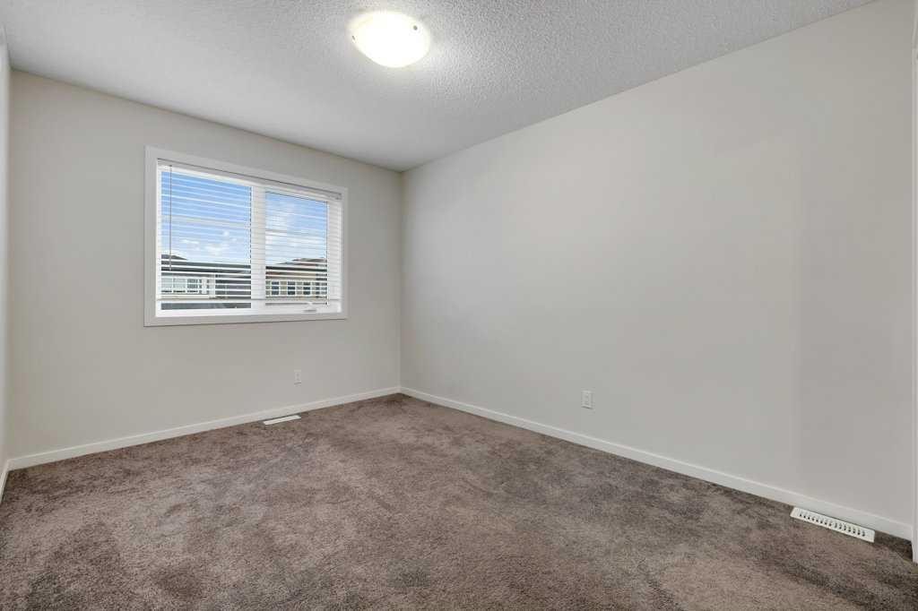 1465 148 Avenue Nw, Calgary, AB - Indoor Photo Showing Other Room