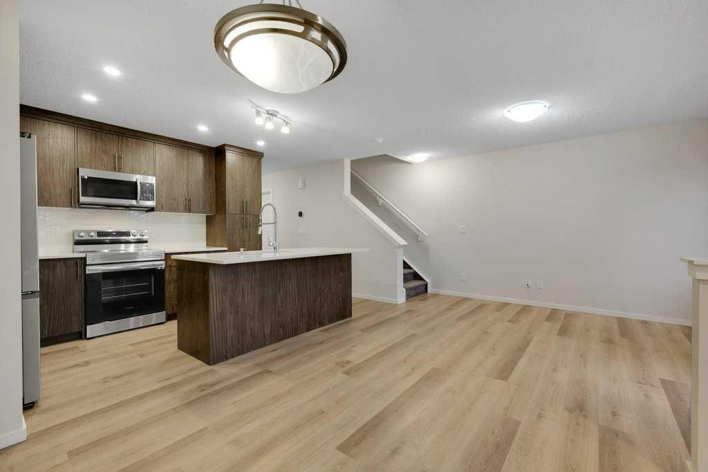 1465 148 Avenue Nw, Calgary, AB - Indoor Photo Showing Kitchen