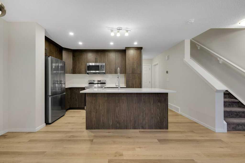 1465 148 Avenue Nw, Calgary, AB - Indoor Photo Showing Kitchen With Upgraded Kitchen