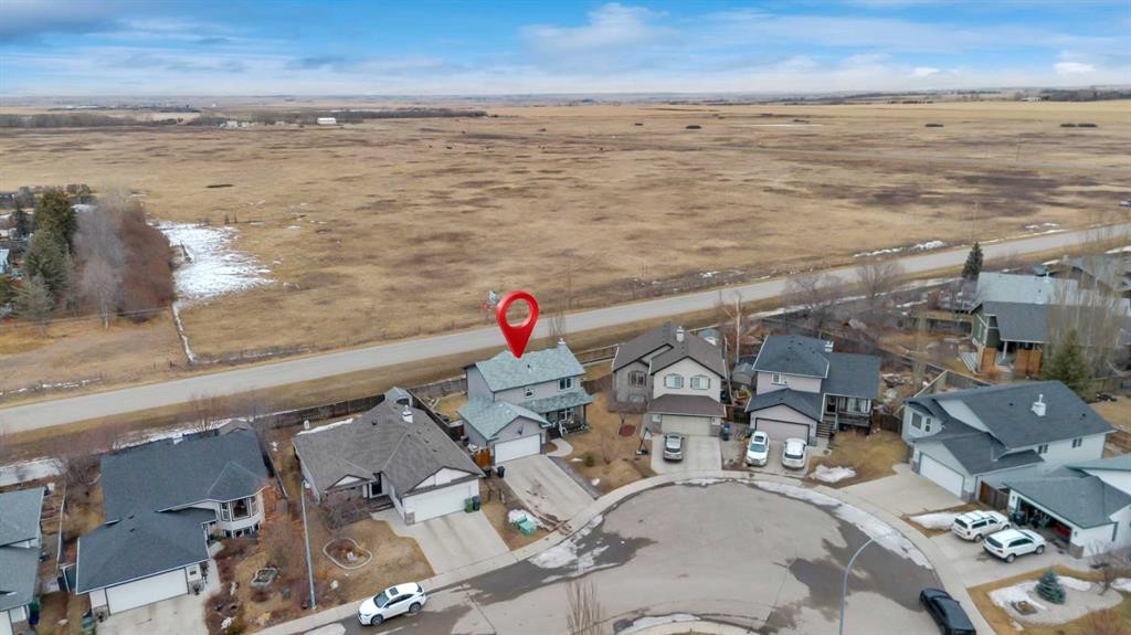 512 Highland Close, Strathmore, AB