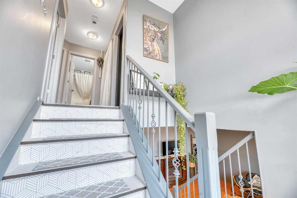 512 Highland Close, Strathmore, AB