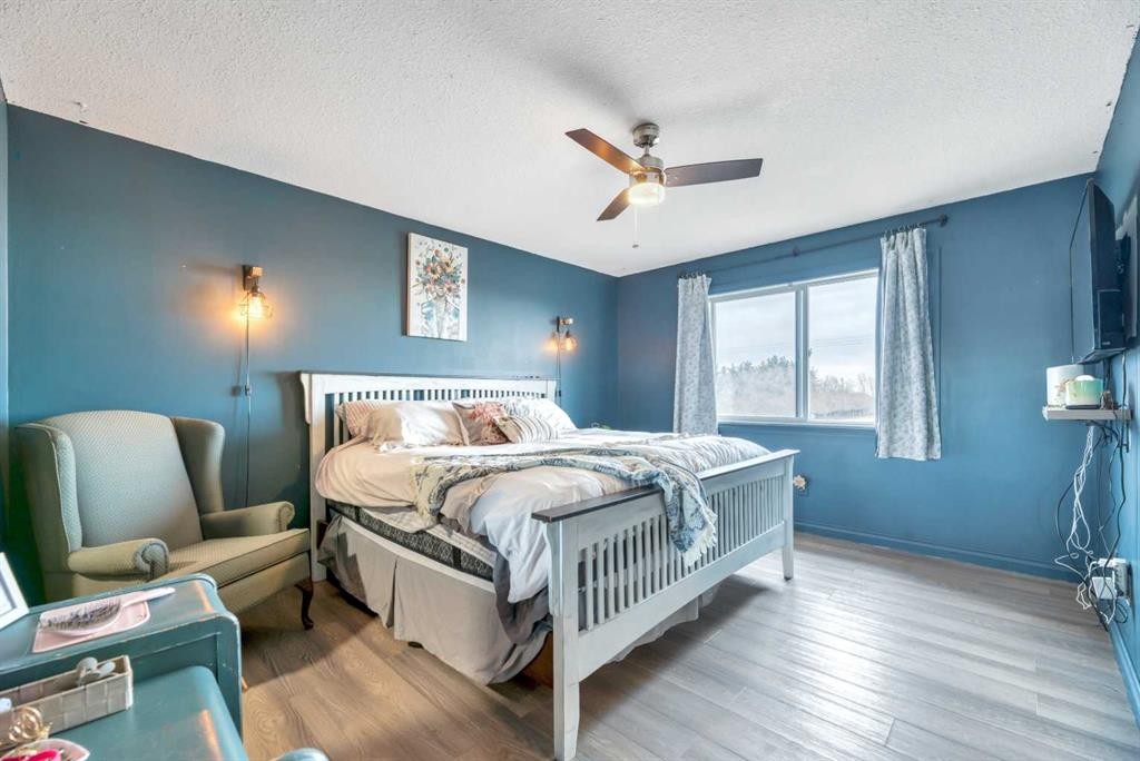 512 Highland Close, Strathmore, AB