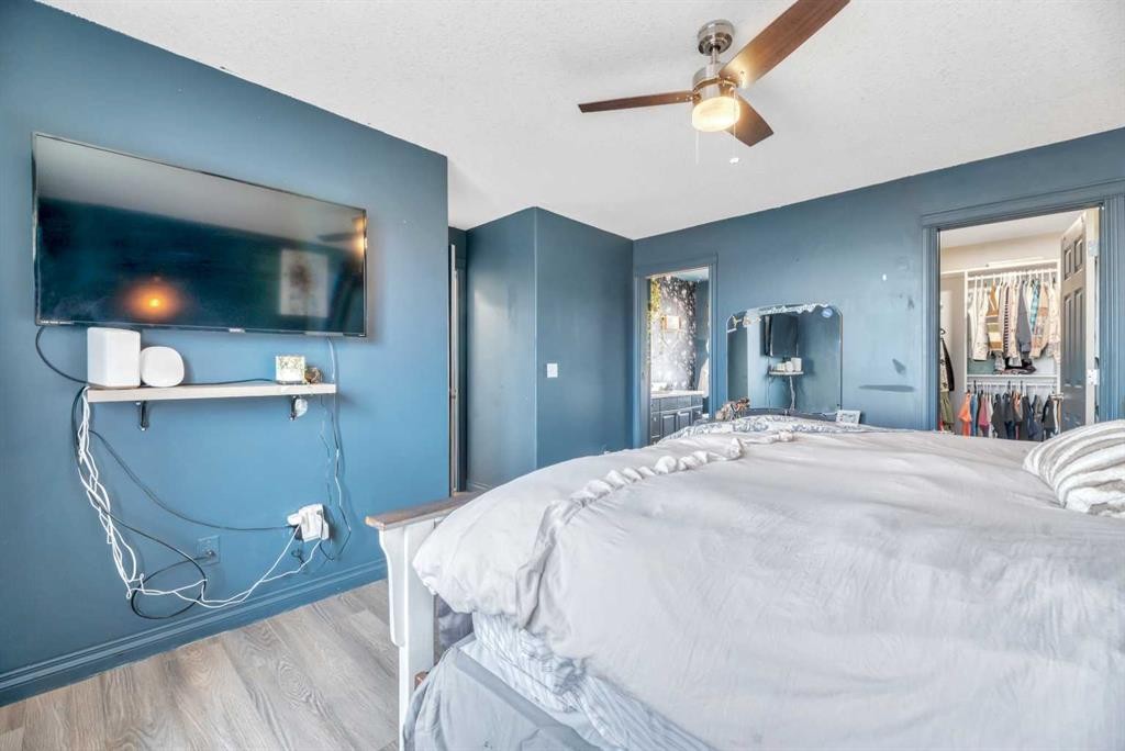 512 Highland Close, Strathmore, AB