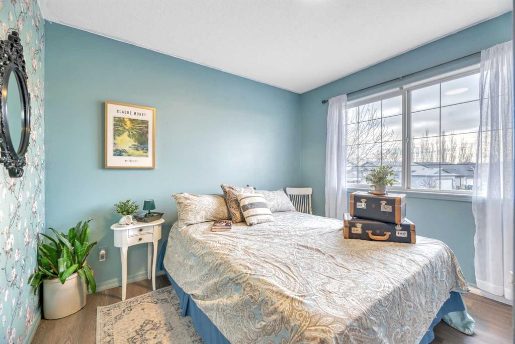 512 Highland Close, Strathmore, AB