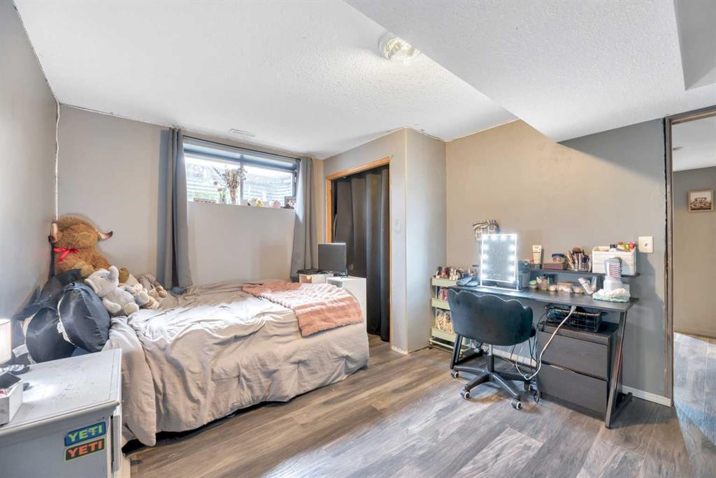 512 Highland Close, Strathmore, AB