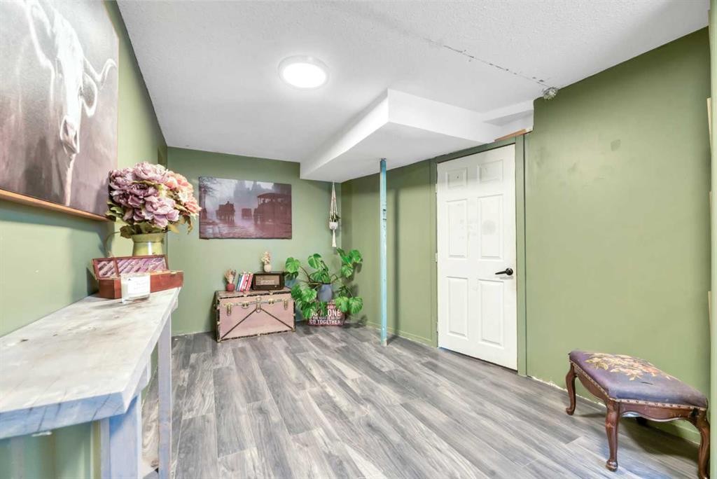 512 Highland Close, Strathmore, AB