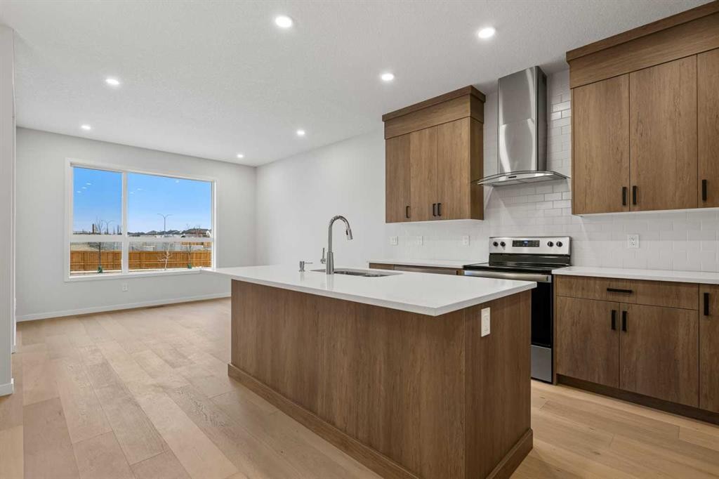 117 Bridgeport Gate, Chestermere, AB - Indoor Photo Showing Kitchen