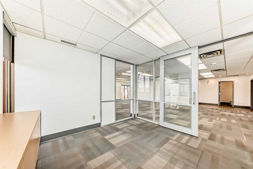 200-2139 4 Avenue Nw, Calgary, AB