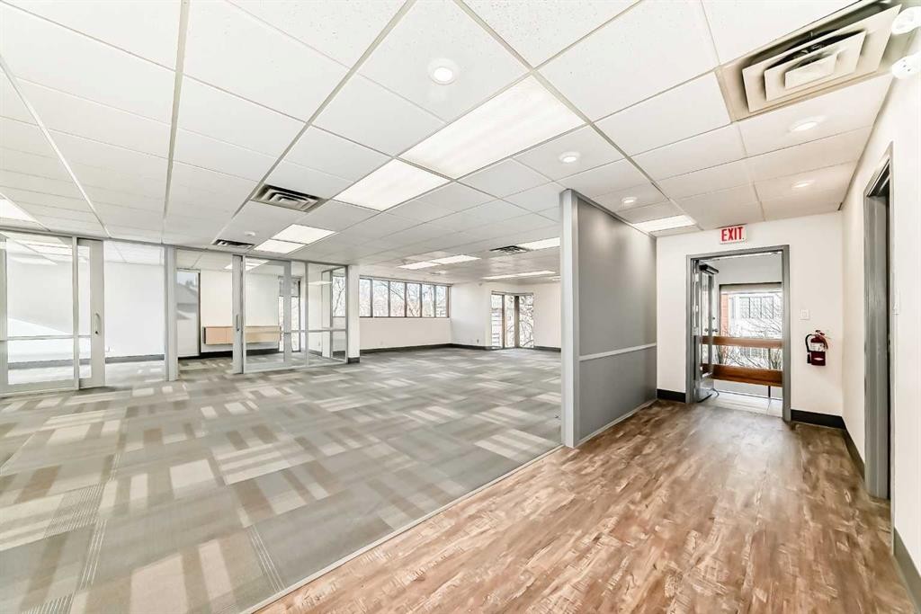 200-2139 4 Avenue Nw, Calgary, AB