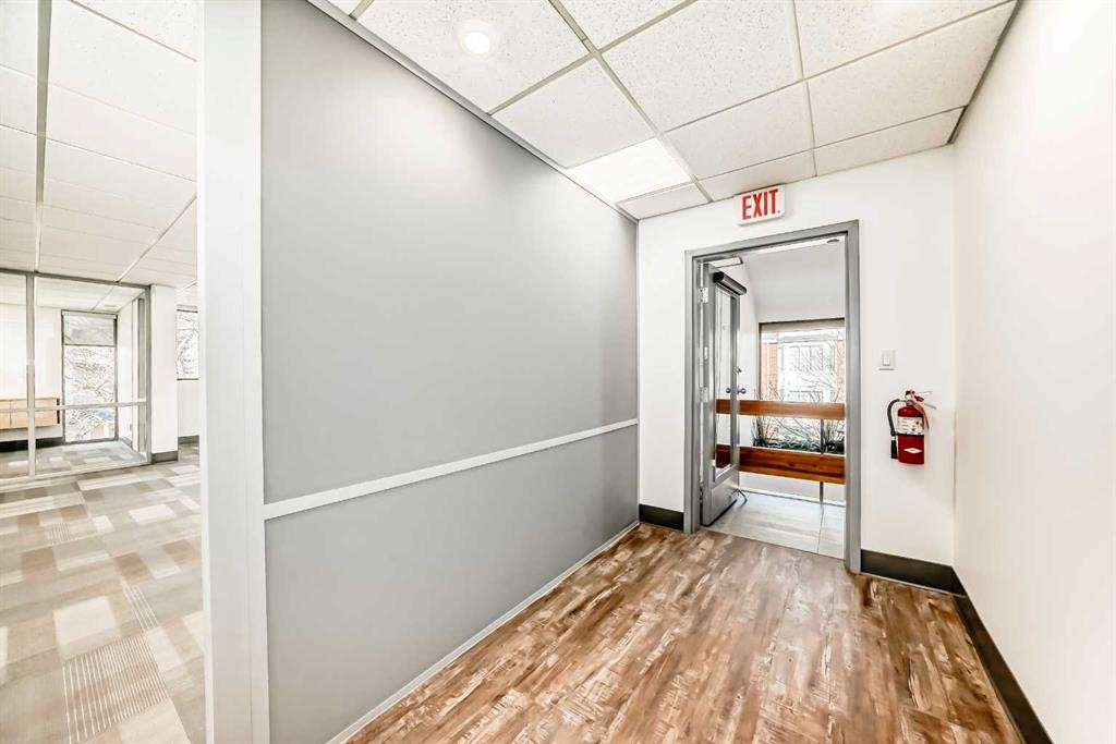 200-2139 4 Avenue Nw, Calgary, AB