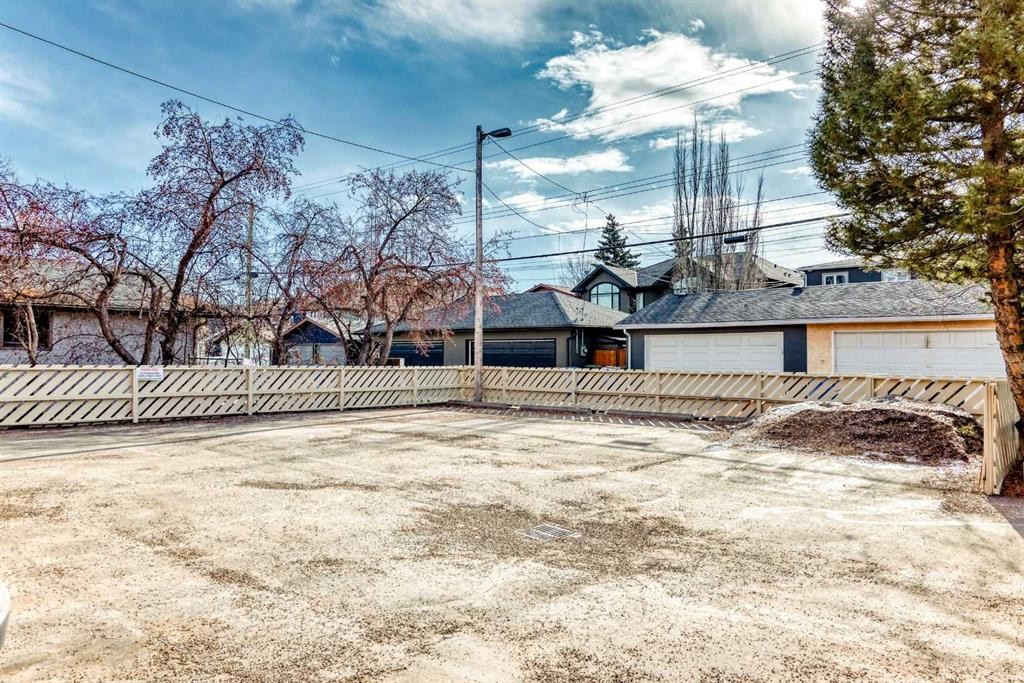 200-2139 4 Avenue Nw, Calgary, AB