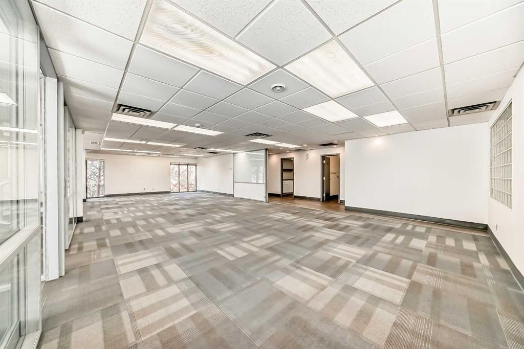 200-2139 4 Avenue Nw, Calgary, AB