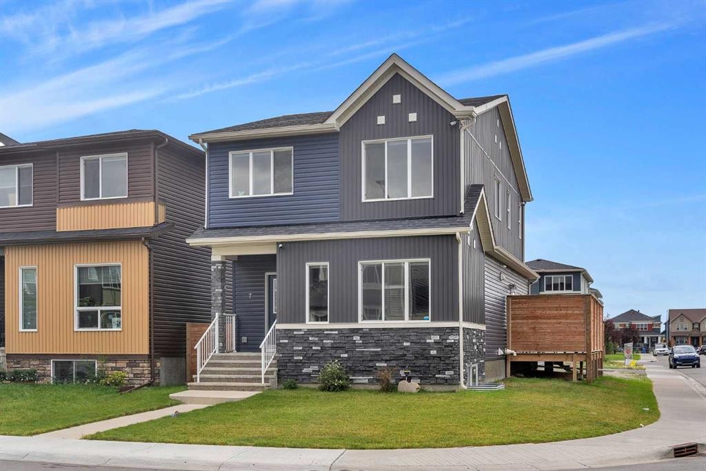 7 Corner Meadows Common Ne, Calgary, AB - Outdoor With Facade