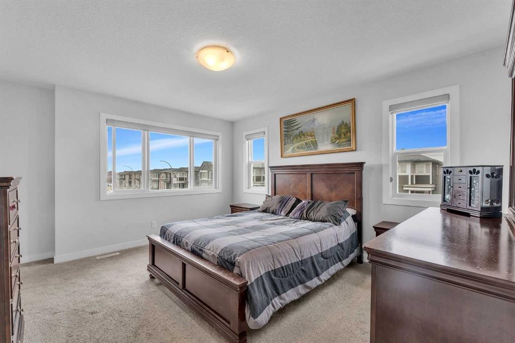 7 Corner Meadows Common Ne, Calgary, AB - Indoor Photo Showing Bedroom