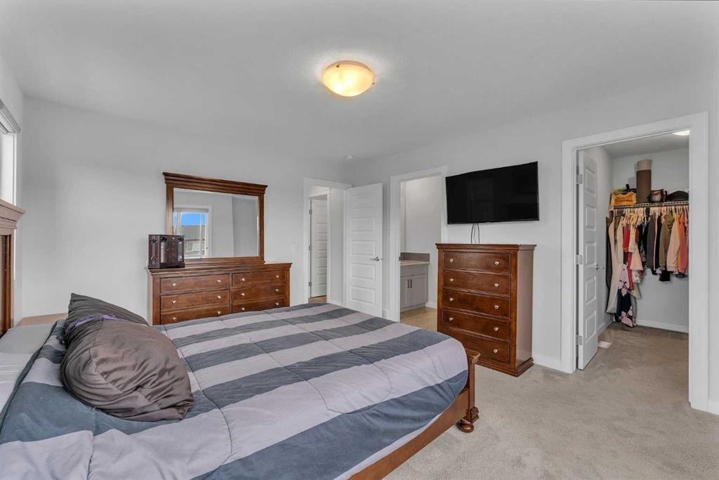 7 Corner Meadows Common Ne, Calgary, AB - Indoor Photo Showing Bedroom