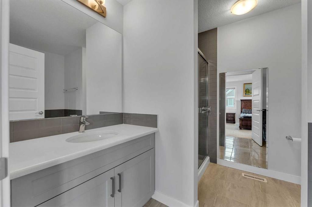 7 Corner Meadows Common Ne, Calgary, AB - Indoor Photo Showing Bathroom