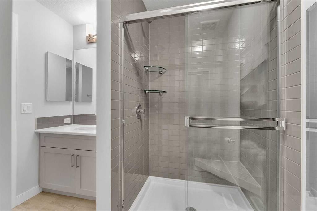 7 Corner Meadows Common Ne, Calgary, AB - Indoor Photo Showing Bathroom