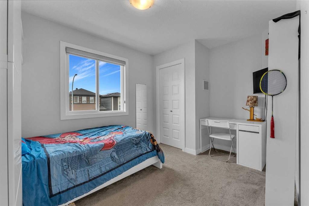 7 Corner Meadows Common Ne, Calgary, AB - Indoor Photo Showing Bedroom