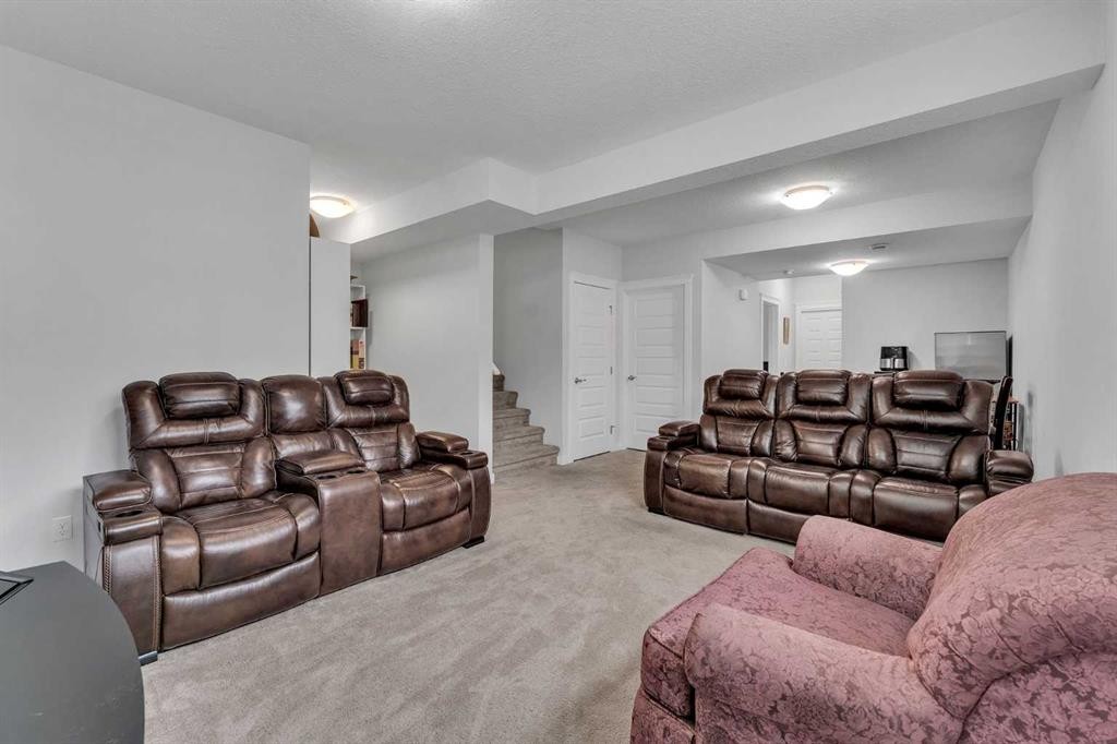 7 Corner Meadows Common Ne, Calgary, AB - Indoor Photo Showing Living Room