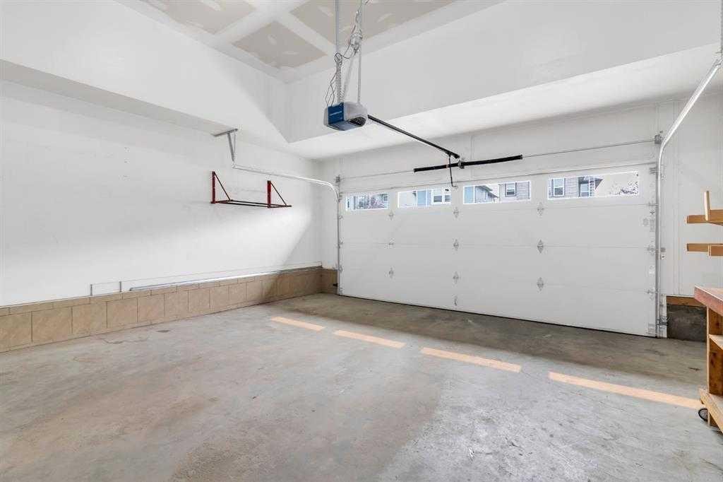 66 Skyview Shores Terrace Ne, Calgary, AB - Indoor Photo Showing Garage
