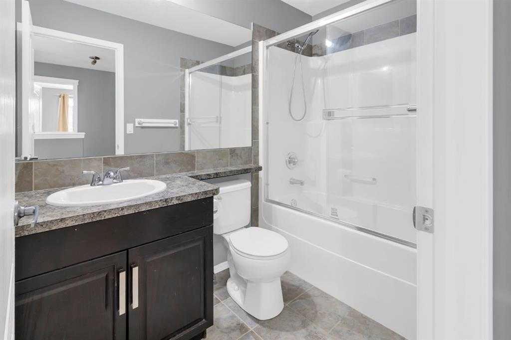 66 Skyview Shores Terrace Ne, Calgary, AB - Indoor Photo Showing Bathroom