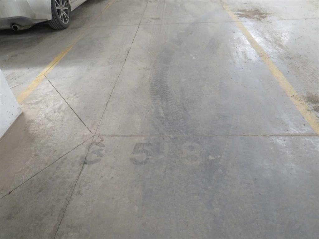403-70 Sage Hill Walk Nw, Calgary, AB - Photo Showing Garage