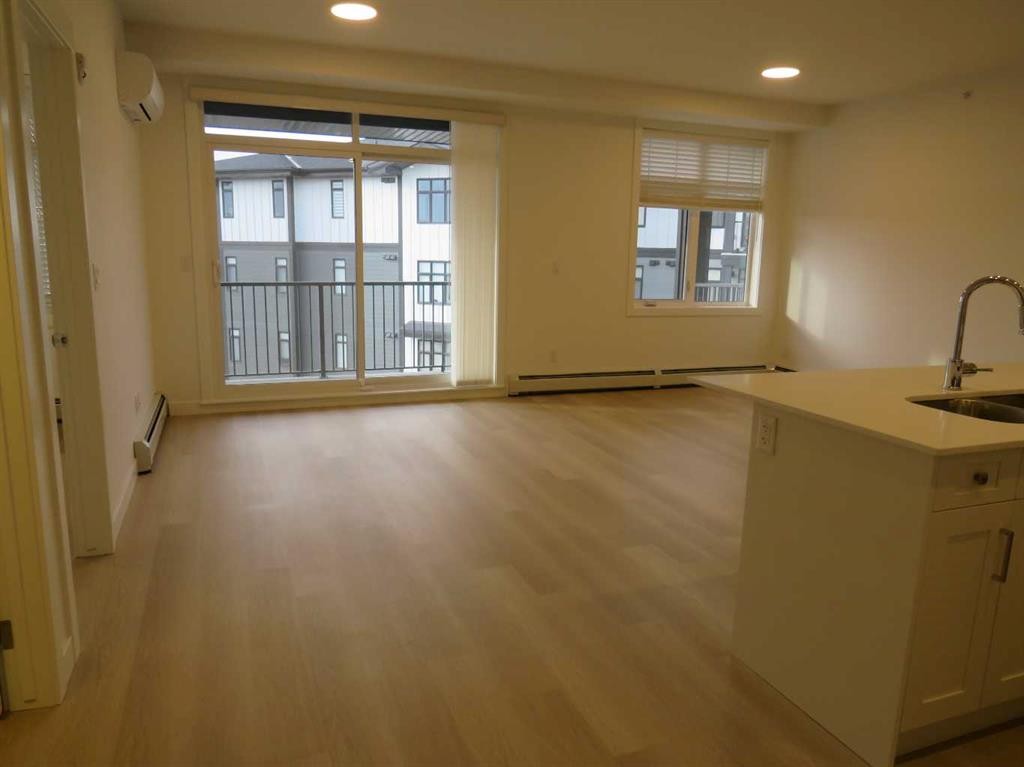 403-70 Sage Hill Walk Nw, Calgary, AB - Indoor Photo Showing Other Room