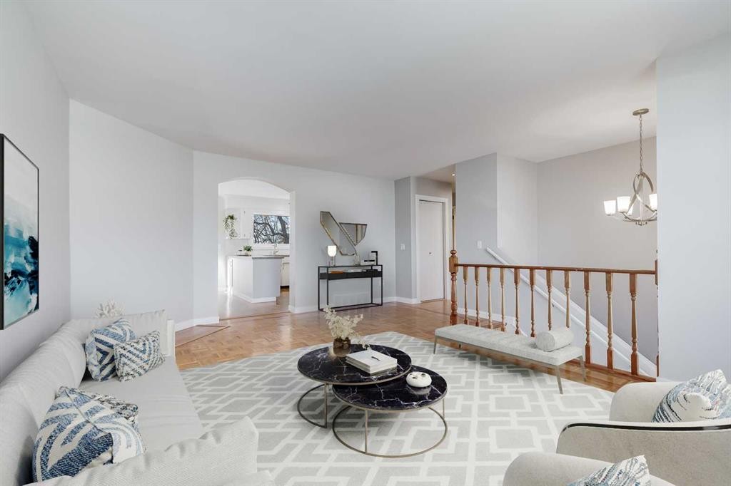 8111 Ranchview Drive Nw, Calgary, AB - Indoor Photo Showing Living Room