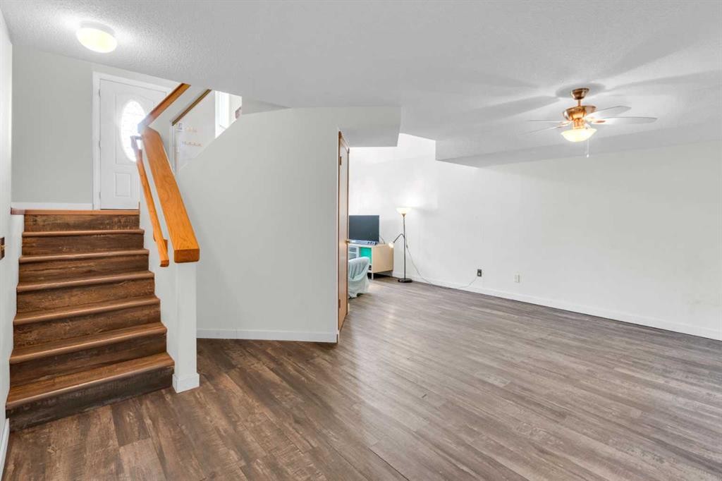 8035 Laguna Way Ne, Calgary, AB - Indoor Photo Showing Other Room