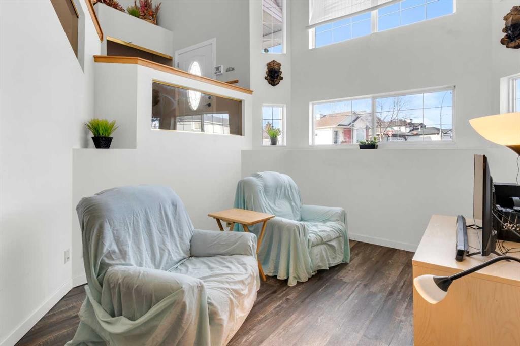 8035 Laguna Way Ne, Calgary, AB - Indoor