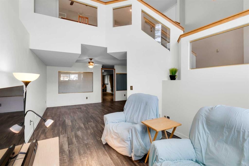 8035 Laguna Way Ne, Calgary, AB - Indoor