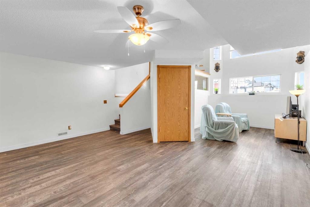 8035 Laguna Way Ne, Calgary, AB - Indoor Photo Showing Other Room
