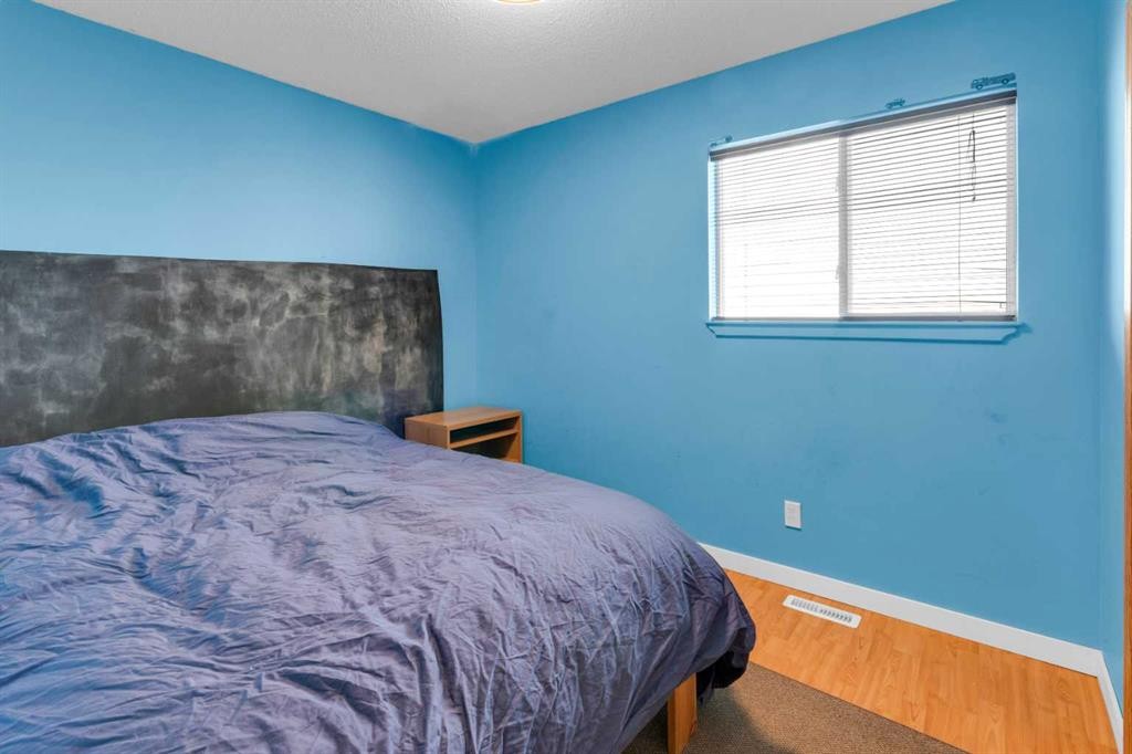 8035 Laguna Way Ne, Calgary, AB - Indoor Photo Showing Bedroom