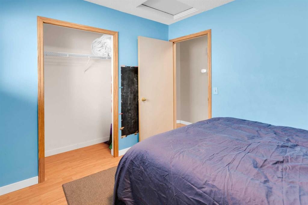 8035 Laguna Way Ne, Calgary, AB - Indoor Photo Showing Bedroom