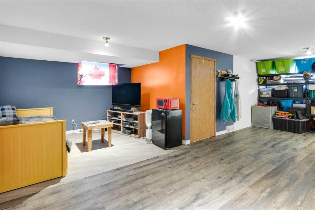 8035 Laguna Way Ne, Calgary, AB - Indoor