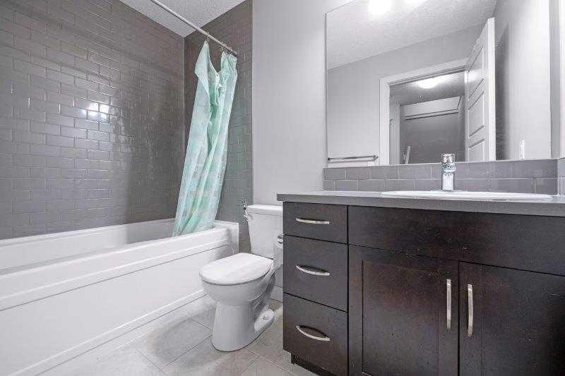 226 Redstone Drive Ne, Calgary, AB - Indoor Photo Showing Bathroom