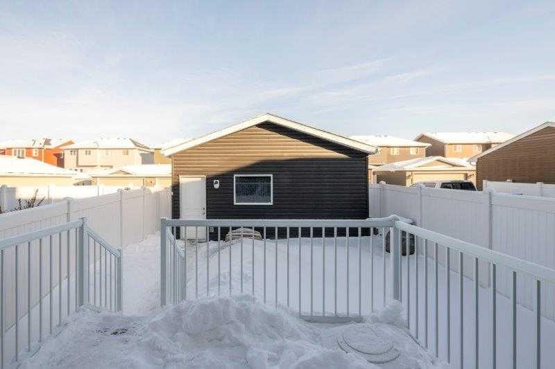 226 Redstone Drive Ne, Calgary, AB - Outdoor
