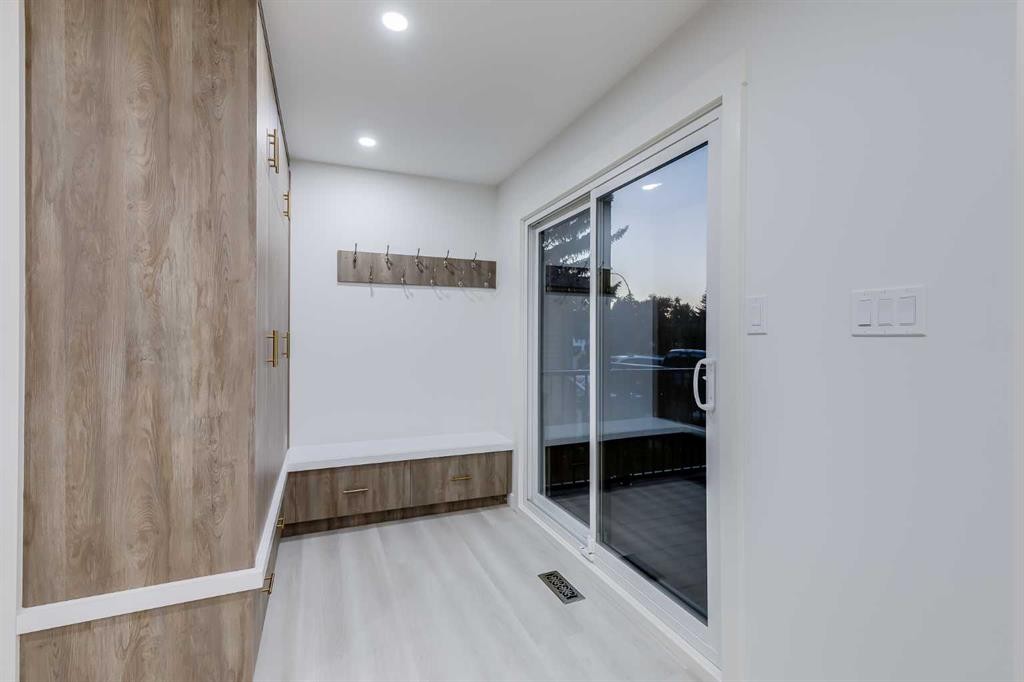 116 Deer Run Close Se, Calgary, AB - Indoor Photo Showing Other Room