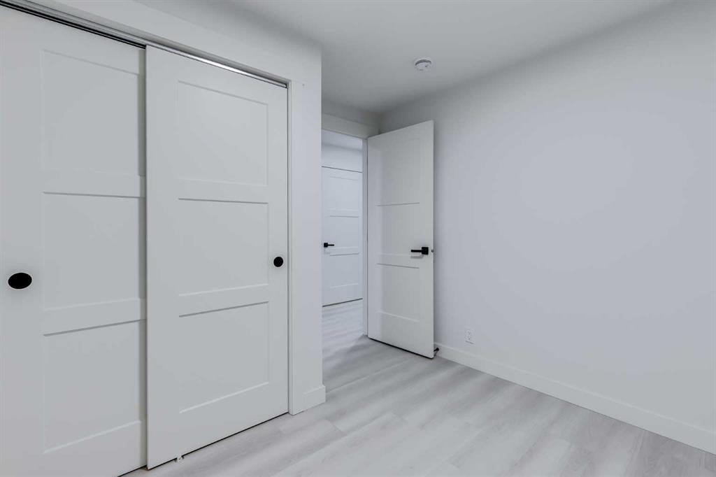 116 Deer Run Close Se, Calgary, AB - Indoor Photo Showing Other Room