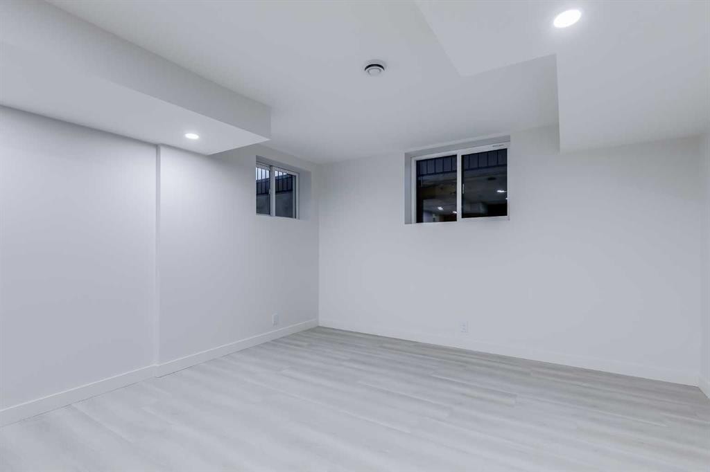 116 Deer Run Close Se, Calgary, AB - Indoor