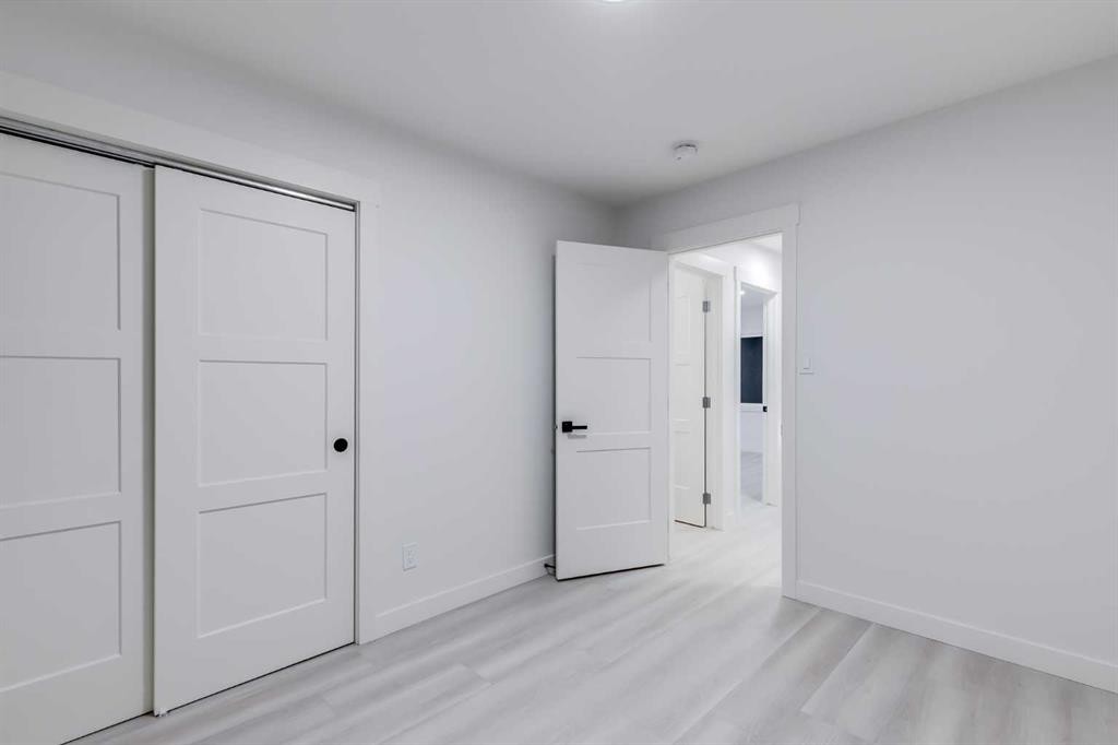 116 Deer Run Close Se, Calgary, AB - Indoor Photo Showing Other Room