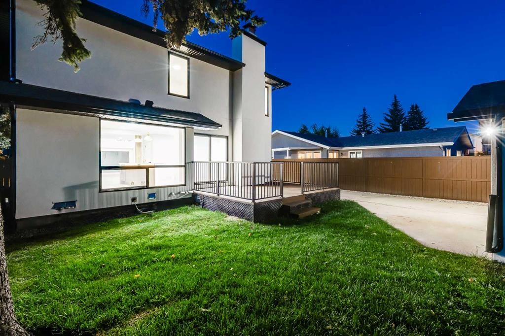 116 Deer Run Close Se, Calgary, AB - Outdoor With Exterior