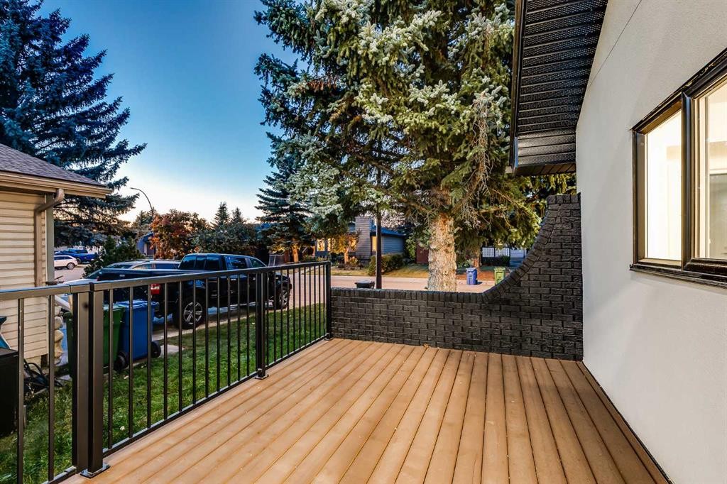 116 Deer Run Close Se, Calgary, AB - Outdoor With Deck Patio Veranda With Exterior